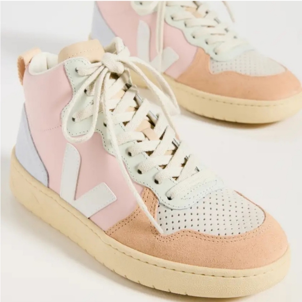 High-Top Women’s Sneakers in Pastel Pink and Cream